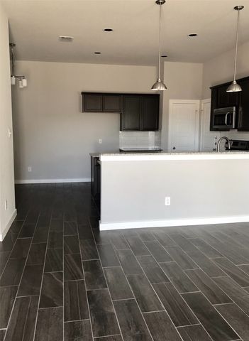 1048 W Sierra Vista Court, Midlothian, TX 76065