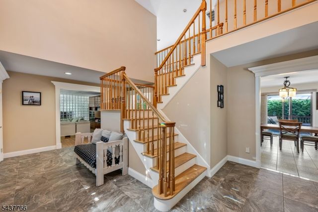 59 Deerfield Ln, Upper Saddle River Boro, NJ 07458
