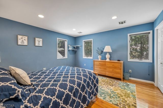 59 Deerfield Ln, Upper Saddle River Boro, NJ 07458