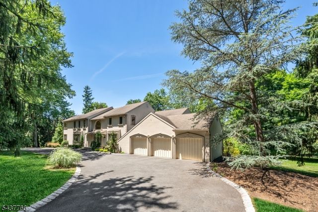 59 Deerfield Ln, Upper Saddle River Boro, NJ 07458