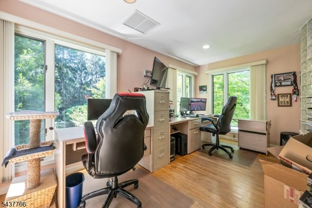 59 Deerfield Ln, Upper Saddle River Boro, NJ 07458