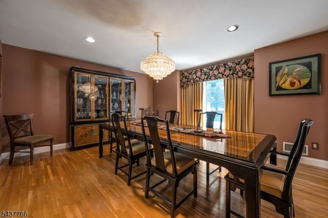 59 Deerfield Ln, Upper Saddle River Boro, NJ 07458