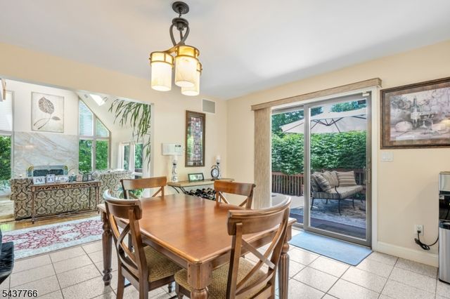 59 Deerfield Ln, Upper Saddle River Boro, NJ 07458