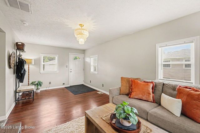 6101 Terry Rd, Louisville, KY 40258