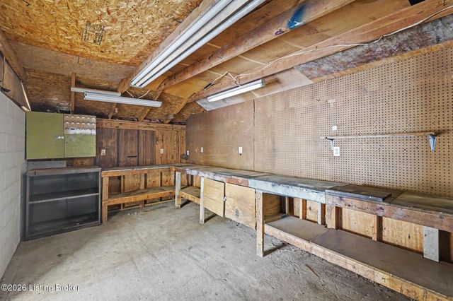 6101 Terry Rd, Louisville, KY 40258