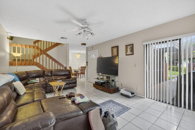 2539 NW 99th Avenue, Coral Springs, FL 33065