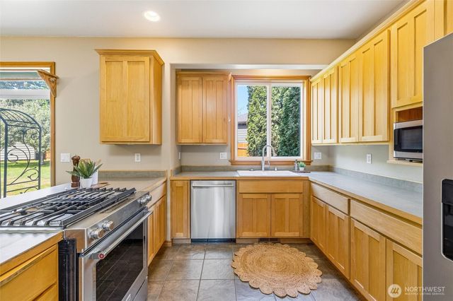 5928 Foxtail Court, Ferndale, WA 98248