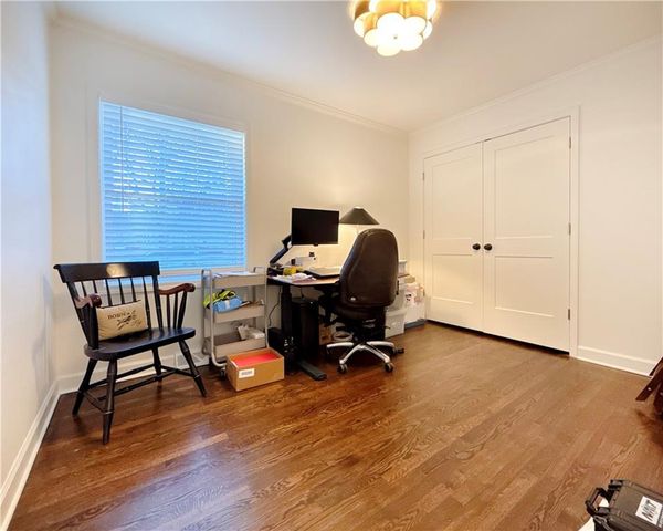 9737 Mohawk Drive, Overland Park, KS 66206