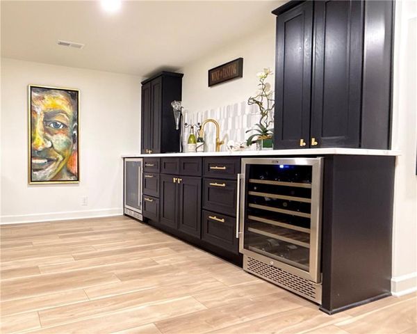 9737 Mohawk Drive, Overland Park, KS 66206