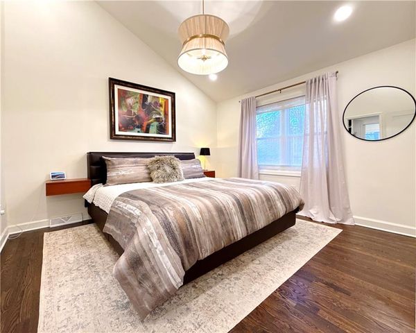 9737 Mohawk Drive, Overland Park, KS 66206