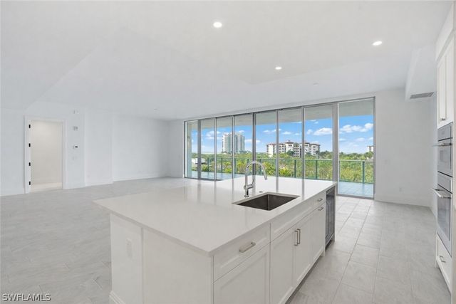 4810 Pelican Colony 403, Bonita Springs, FL 34134