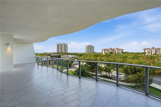 4810 Pelican Colony 403, Bonita Springs, FL 34134