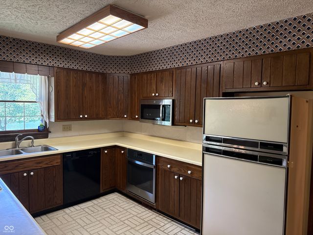 3048 Lakewood Drive, Indianapolis, IN 46234