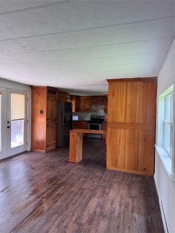 28 E Whippoorwill Lane, Trinity, TX 75862