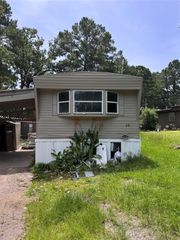 28 E Whippoorwill Lane, Trinity, TX 75862