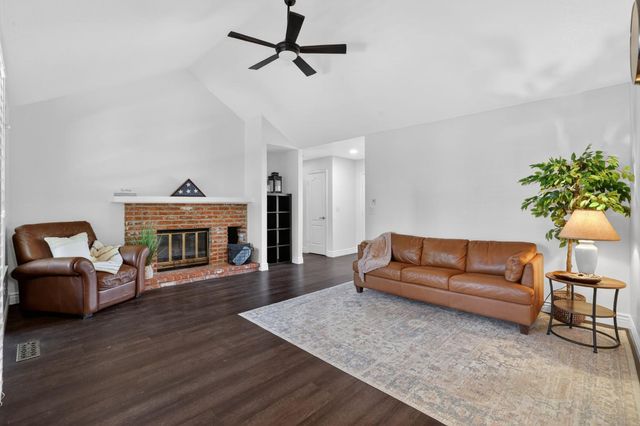 103 Randall Ct, Folsom, CA 95630