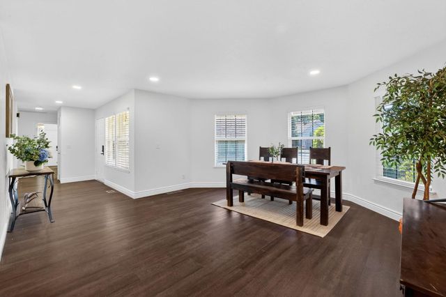 103 Randall Ct, Folsom, CA 95630