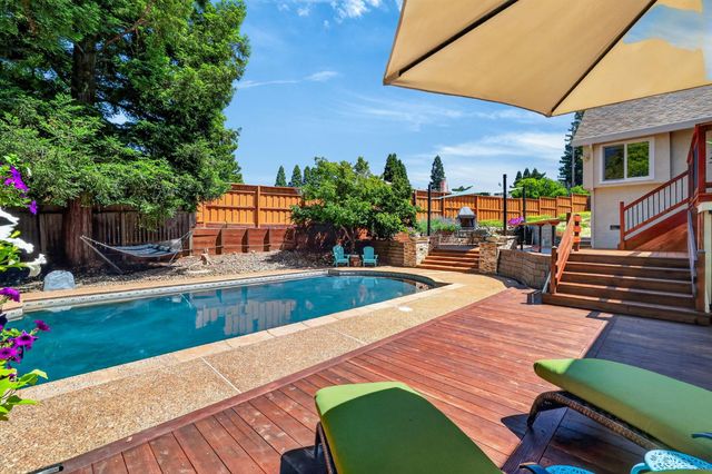 103 Randall Ct, Folsom, CA 95630