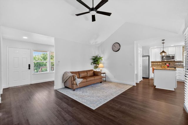 103 Randall Ct, Folsom, CA 95630