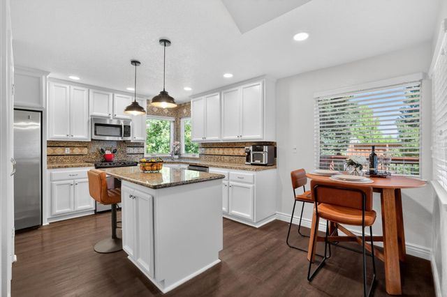 103 Randall Ct, Folsom, CA 95630