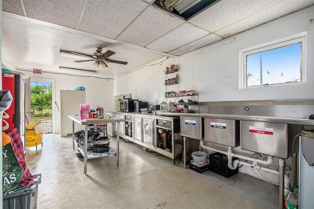 952 Pipestone, Benton Harbor, MI 49022