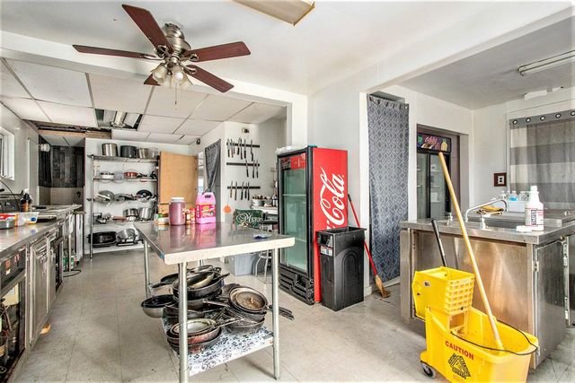 952 Pipestone, Benton Harbor, MI 49022