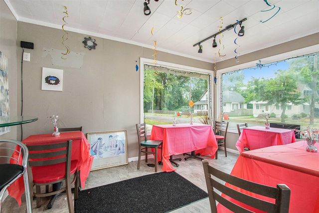 952 Pipestone, Benton Harbor, MI 49022