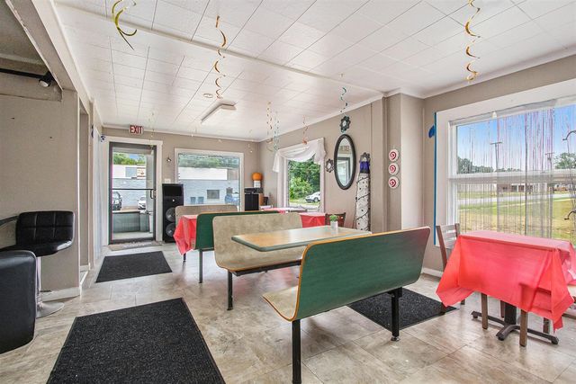 952 Pipestone, Benton Harbor, MI 49022