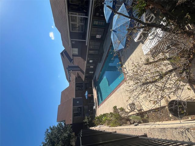 1840 Burton DR 184, Austin, TX 78741