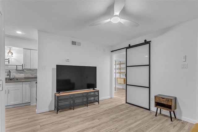 1840 Burton DR 184, Austin, TX 78741