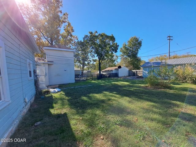 1502 S Grand Avenue, Joplin, MO 64804