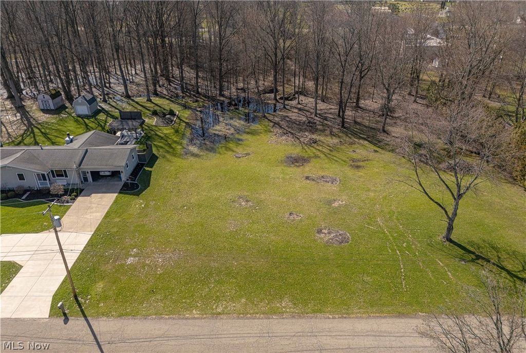 819 Swift Drive, Vienna, OH 44473