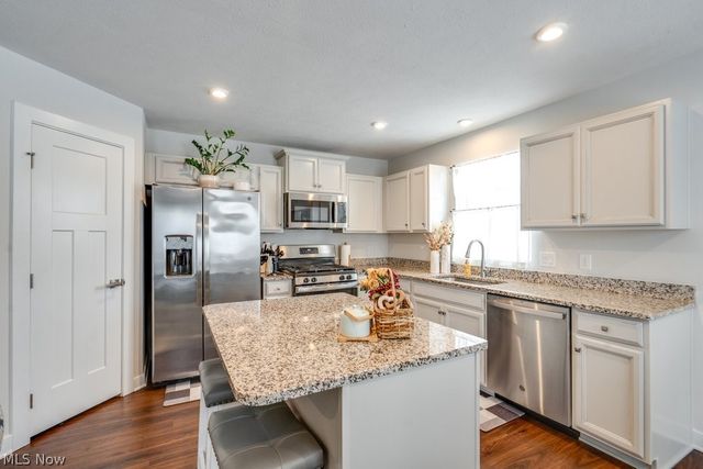 1595 Leslie Drive, Streetsboro, OH 44241