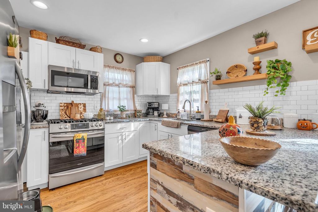 Image 14 of property listing at 71 RIDGLEY ST, Mount Holly, NJ 08060