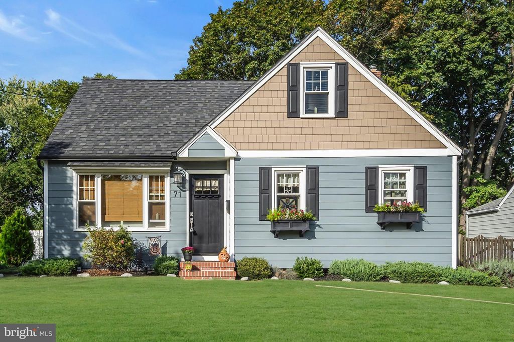 Image 2 of property listing at 71 RIDGLEY ST, Mount Holly, NJ 08060