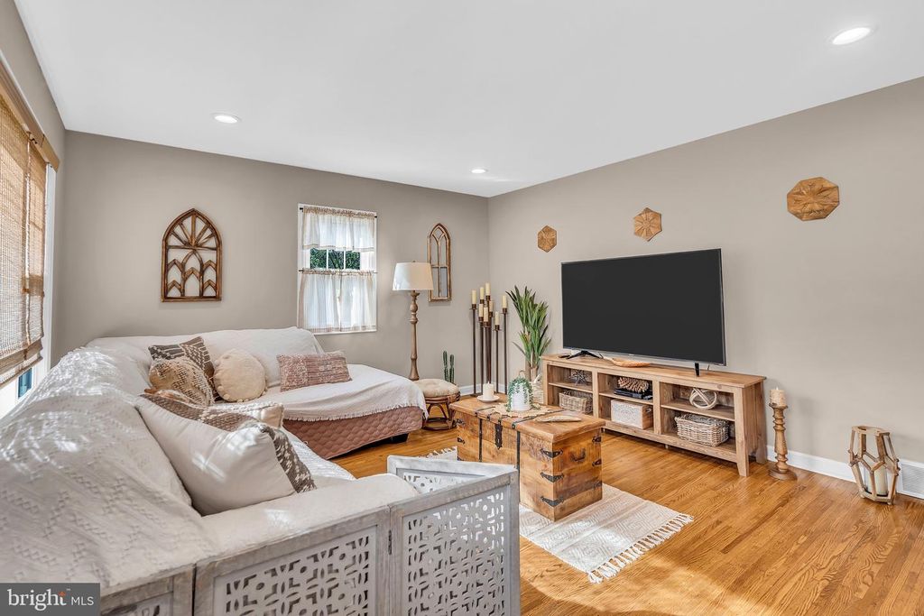Image 6 of property listing at 71 RIDGLEY ST, Mount Holly, NJ 08060
