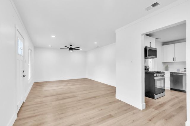 5530 Alcott Dr, Sacramento, CA 95820