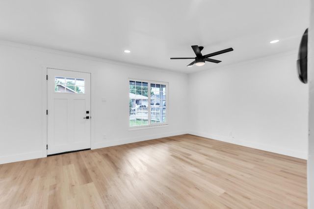 5530 Alcott Dr, Sacramento, CA 95820