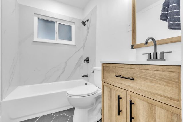 5530 Alcott Dr, Sacramento, CA 95820