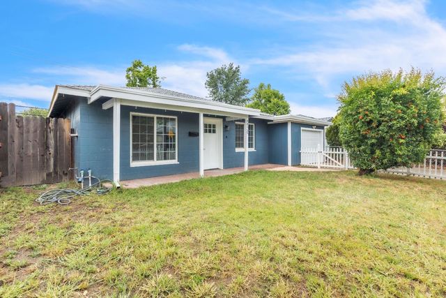 5530 Alcott Dr, Sacramento, CA 95820