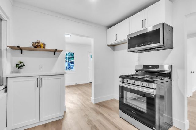 5530 Alcott Dr, Sacramento, CA 95820