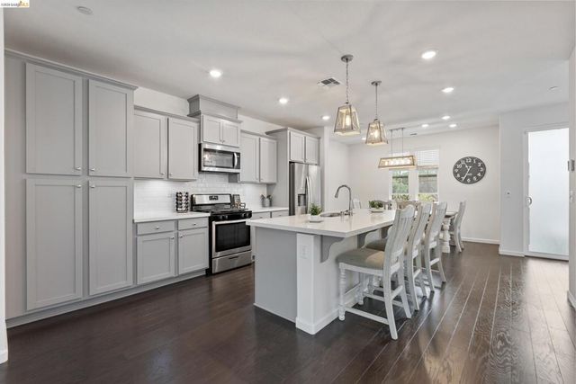 16306 RIDGEHAVEN DR UNIT 104, Castro Valley, CA 94578