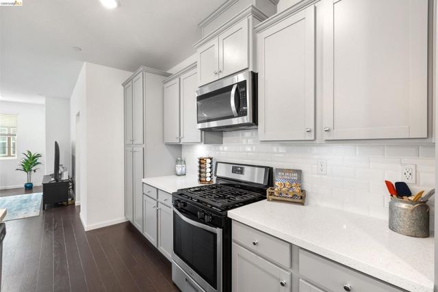 16306 RIDGEHAVEN DR UNIT 104, Castro Valley, CA 94578