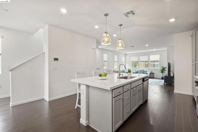 16306 RIDGEHAVEN DR UNIT 104, Castro Valley, CA 94578