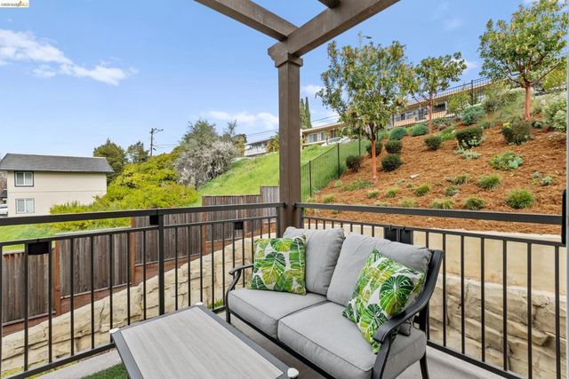 16306 RIDGEHAVEN DR UNIT 104, Castro Valley, CA 94578