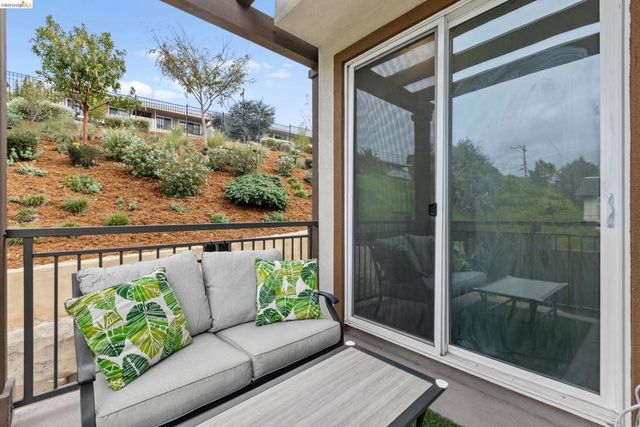 16306 RIDGEHAVEN DR UNIT 104, Castro Valley, CA 94578