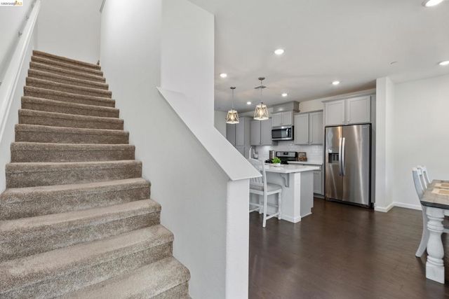 16306 RIDGEHAVEN DR UNIT 104, Castro Valley, CA 94578