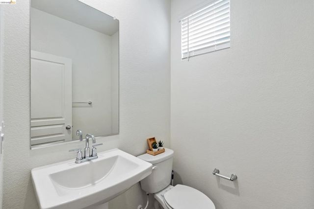 16306 RIDGEHAVEN DR UNIT 104, Castro Valley, CA 94578