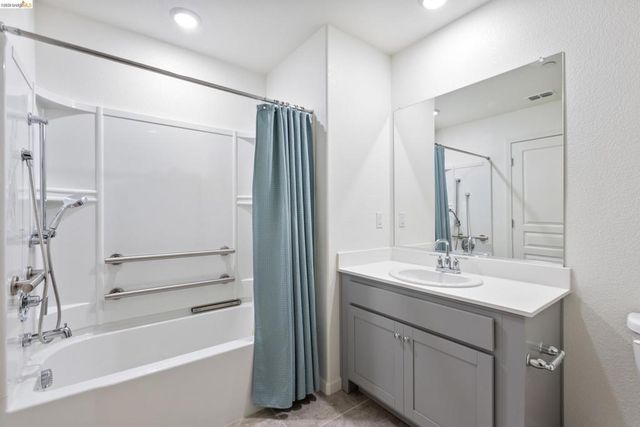 16306 RIDGEHAVEN DR UNIT 104, Castro Valley, CA 94578