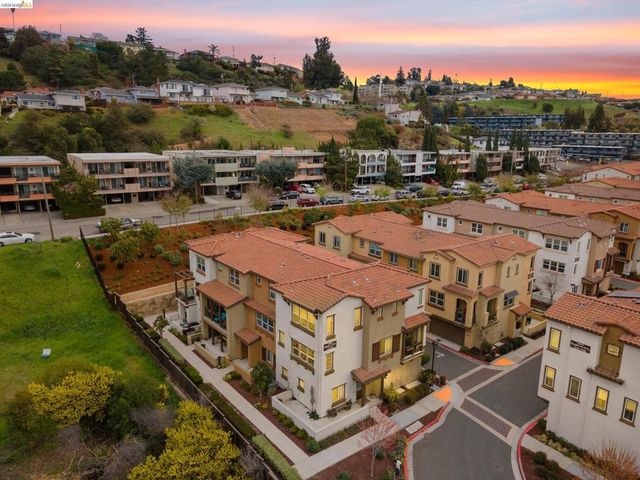 16306 RIDGEHAVEN DR UNIT 104, Castro Valley, CA 94578